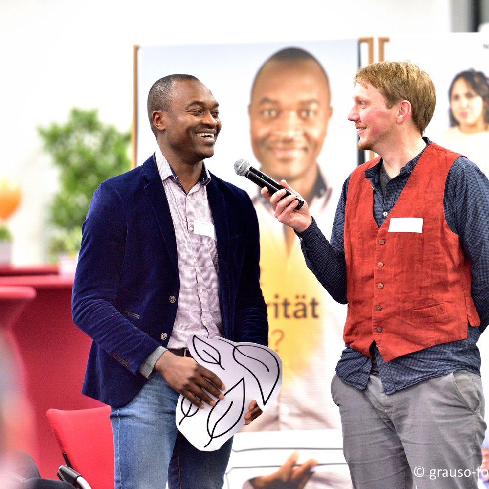 Ein Engagierter wird interviewt