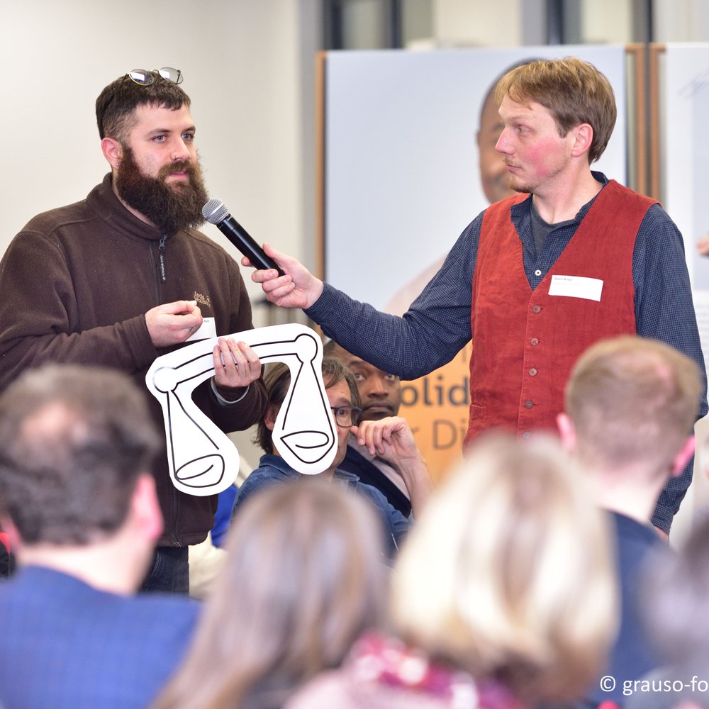 Ein Engagierter wird interviewt